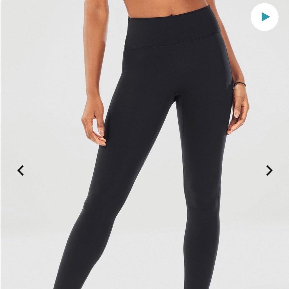 Trinity high waisted pocket legging NWT